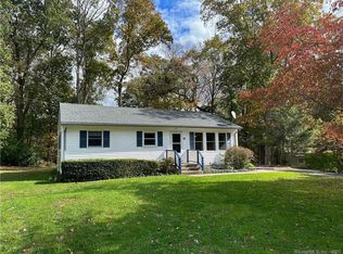 62 Manor Rd, Oakdale, CT 06370