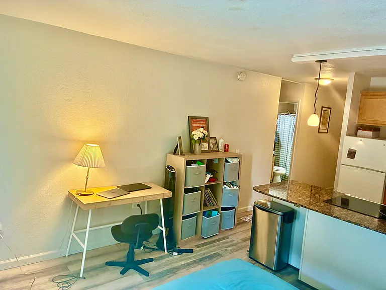 909 Logan St #4D — Photo 5