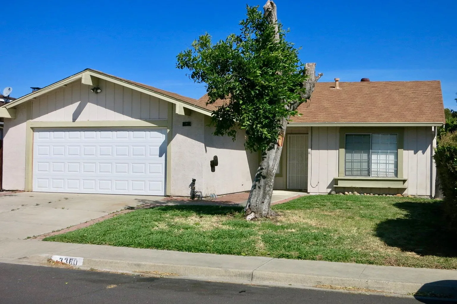 3360 Steele Dr photo 1