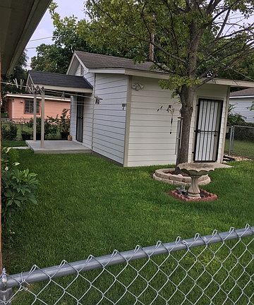 3rd image of 549 Cosgrove St