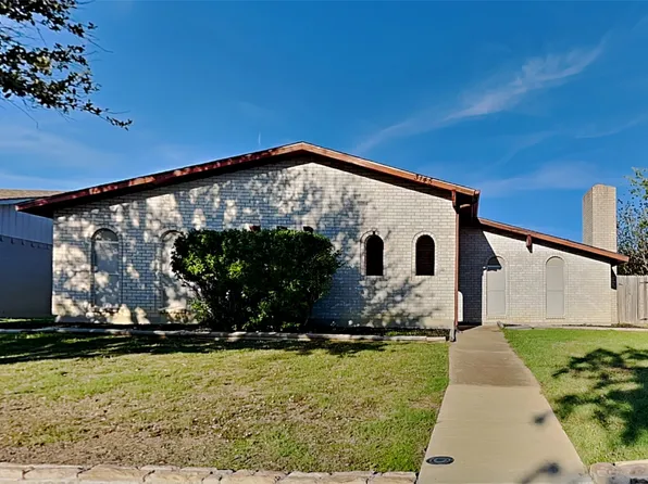 3145 Oak Hill Rd, Carrollton, TX 75007