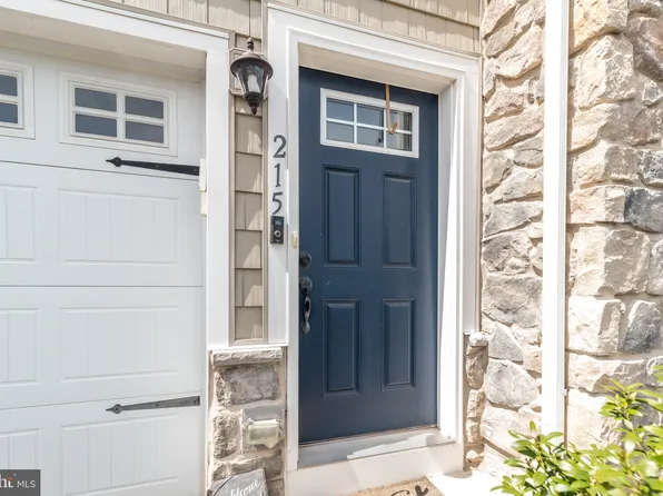 215 Laurel Ln, Perkasie, PA 18944