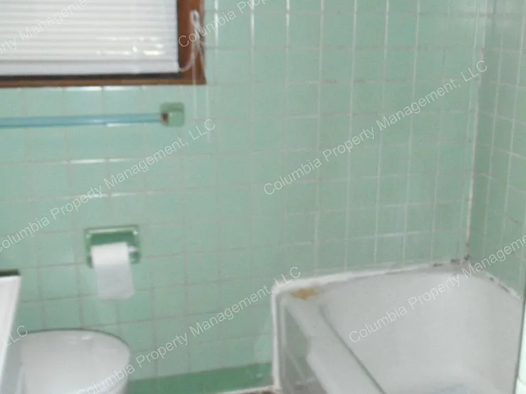2720 Kennedy St — Photo 4