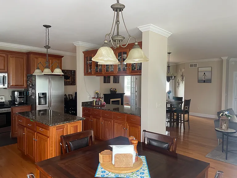 1194 Deats Dr #1 — Photo 2