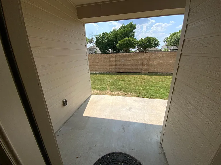 708 Hummingbird Dr — Photo 31