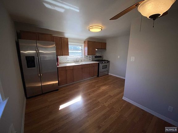 5th image of 17 Union Ave Floor 2