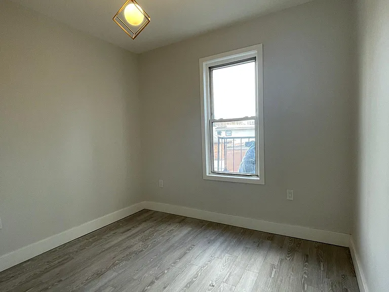 86 Wallis Ave #1B — Photo 3