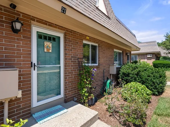 21 Walcott Valley Dr #21, Hopkinton, MA 01748