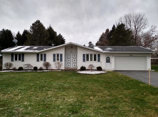 1691 Qualtrough Rd, Rochester, NY 14625