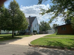 350 W State St, Paxton, IL 60957