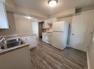 3220 E University Ave, Des Moines, IA 50317