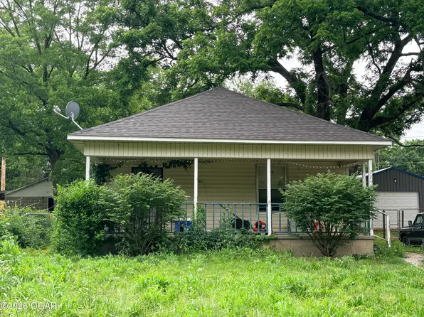 216 N Maple Ave, Joplin, MO 64801