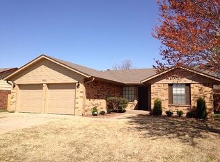1601 NE 9th St, Moore, OK 73160