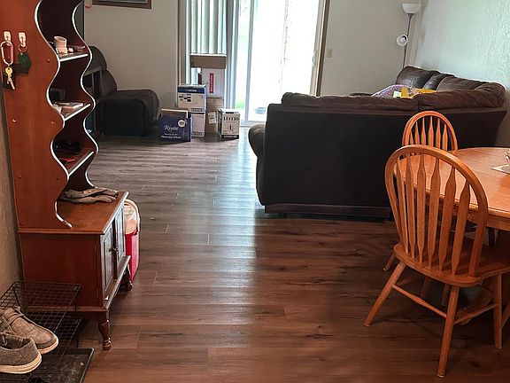 3rd image of 278 Cambridge Ln SE