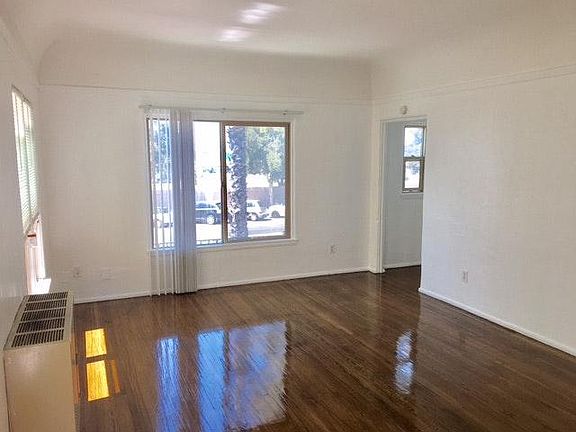 3rd image of 4907 E Ocean Blvd APT 3