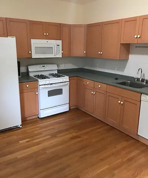 14 Schiller St #2B — Photo 3
