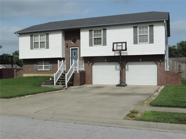 181 Jessica Dr, Saint Jacob, IL 62281