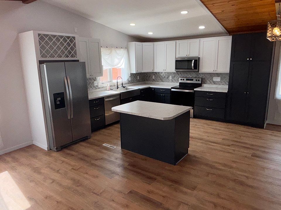 1st image of 46 Lakeview Dr