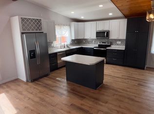 46 Lakeview Dr, Wheatland, WY 82201