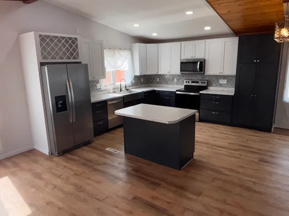 46 Lakeview Dr, Wheatland, WY 82201