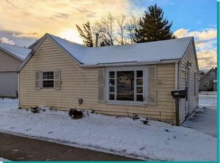 213 Kamps St, Combined Locks, WI 54113