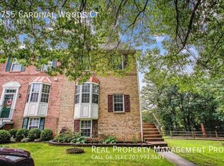 6755 Cardinal Woods Ct, Lorton, VA 22079