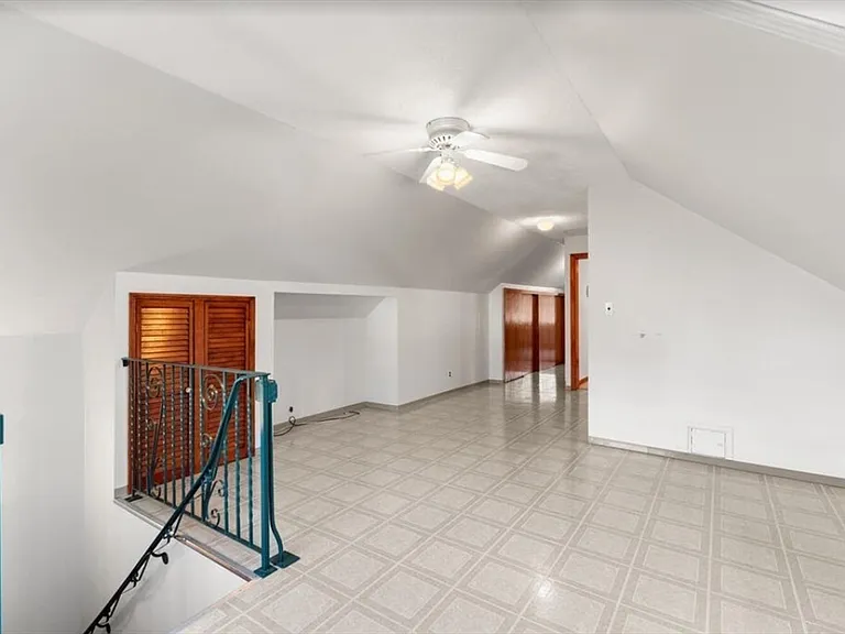 146 W Adams St #2 — Photo 5