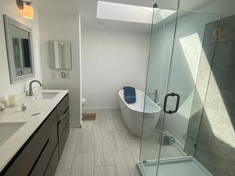 2198 Victoria Ave — Photo 8