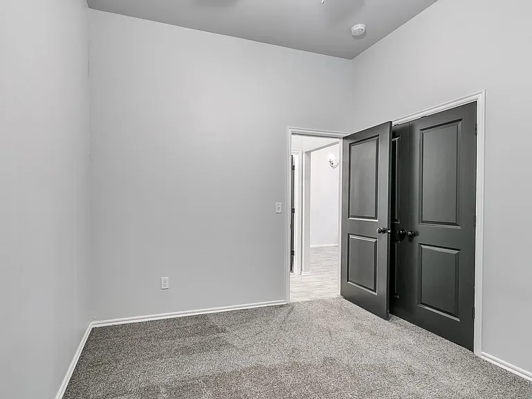 930 Chase Ln — Photo 23