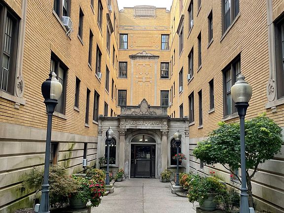 2nd image of 120 Seward St #26/212