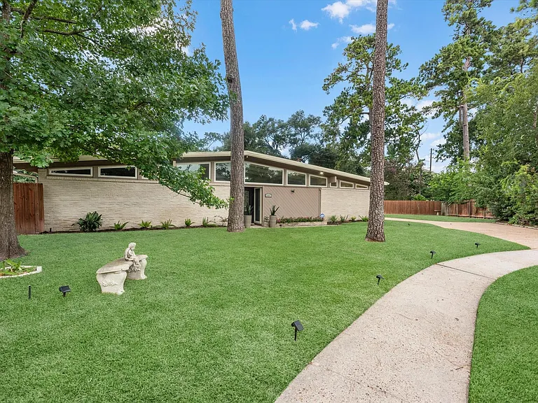 227 Faust Ln — Photo 2