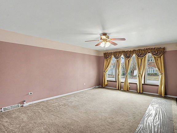 4th image of 9835 Rutherford Ave