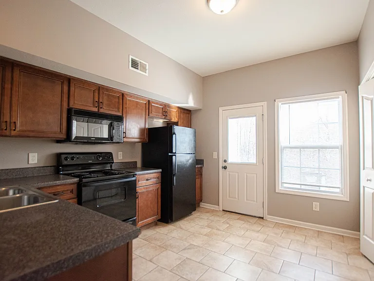 1209 Ash Ridge Dr #C — Photo 6