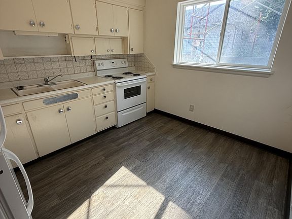 3rd image of 704 14th St S APT 1