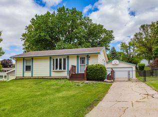 706 S Buxton St, Indianola, IA 50125