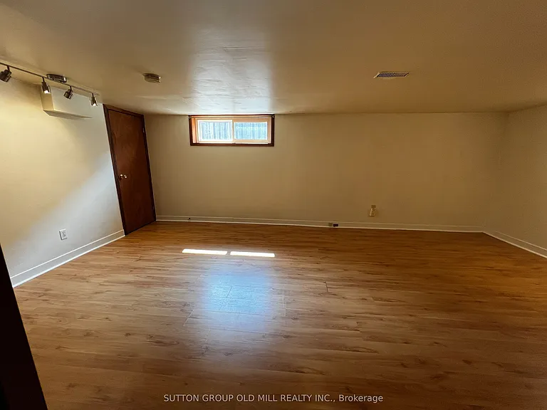 126 Rangoon Rd #BASEMENT — Photo 21
