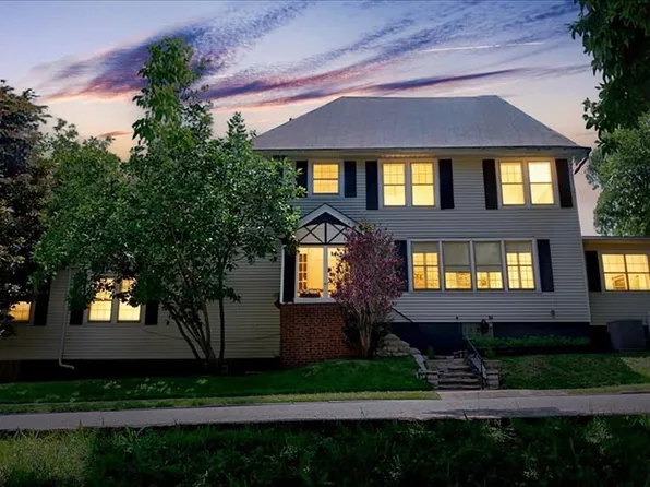 2420 Simpson Ave, Saint Louis, MO 63139