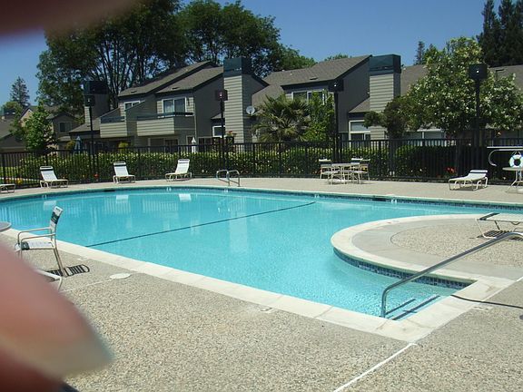 5th image of 1530 Fairway Green Cir