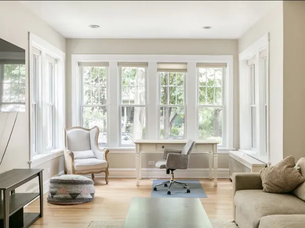 (undisclosed Address), Evanston, IL 60202