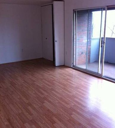 Living Room/Balcony