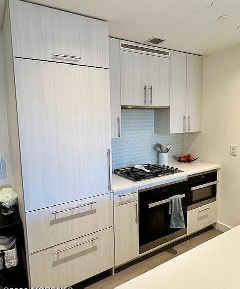 30 Melrose Ter #221 — Photo 3