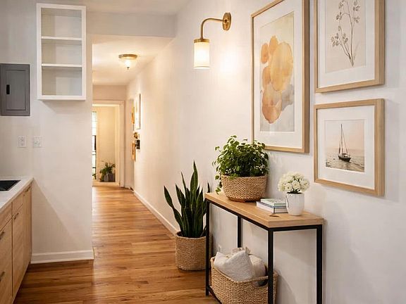 4th image of 415 W 47th St APT 1W