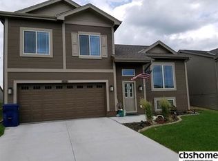 9114 Black St, Omaha, NE 68122