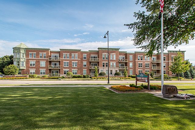 1st image of 133 W Palatine Rd Unit 102A