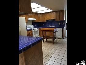 3rd image of 304 W Willow Way