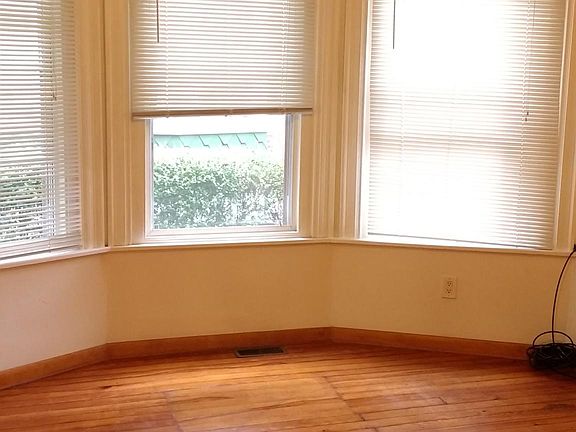 3rd image of 116 McKinley Ave APT 1