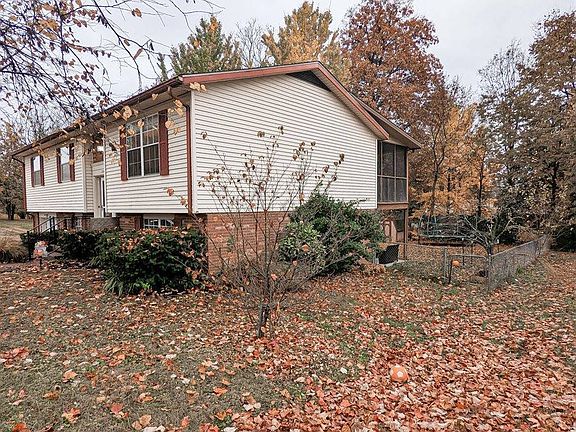 3rd image of 104 Bluegrass Ct