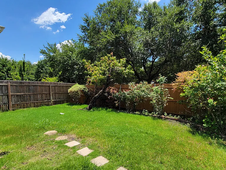 9726 Windy Hollow Dr — Photo 35