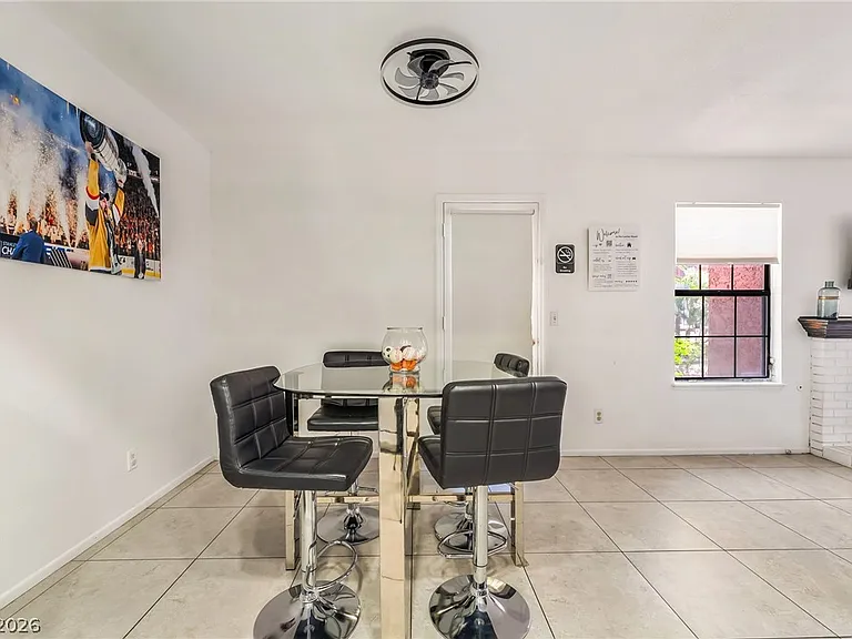 5576 W Rochelle Ave #22A — Photo 10