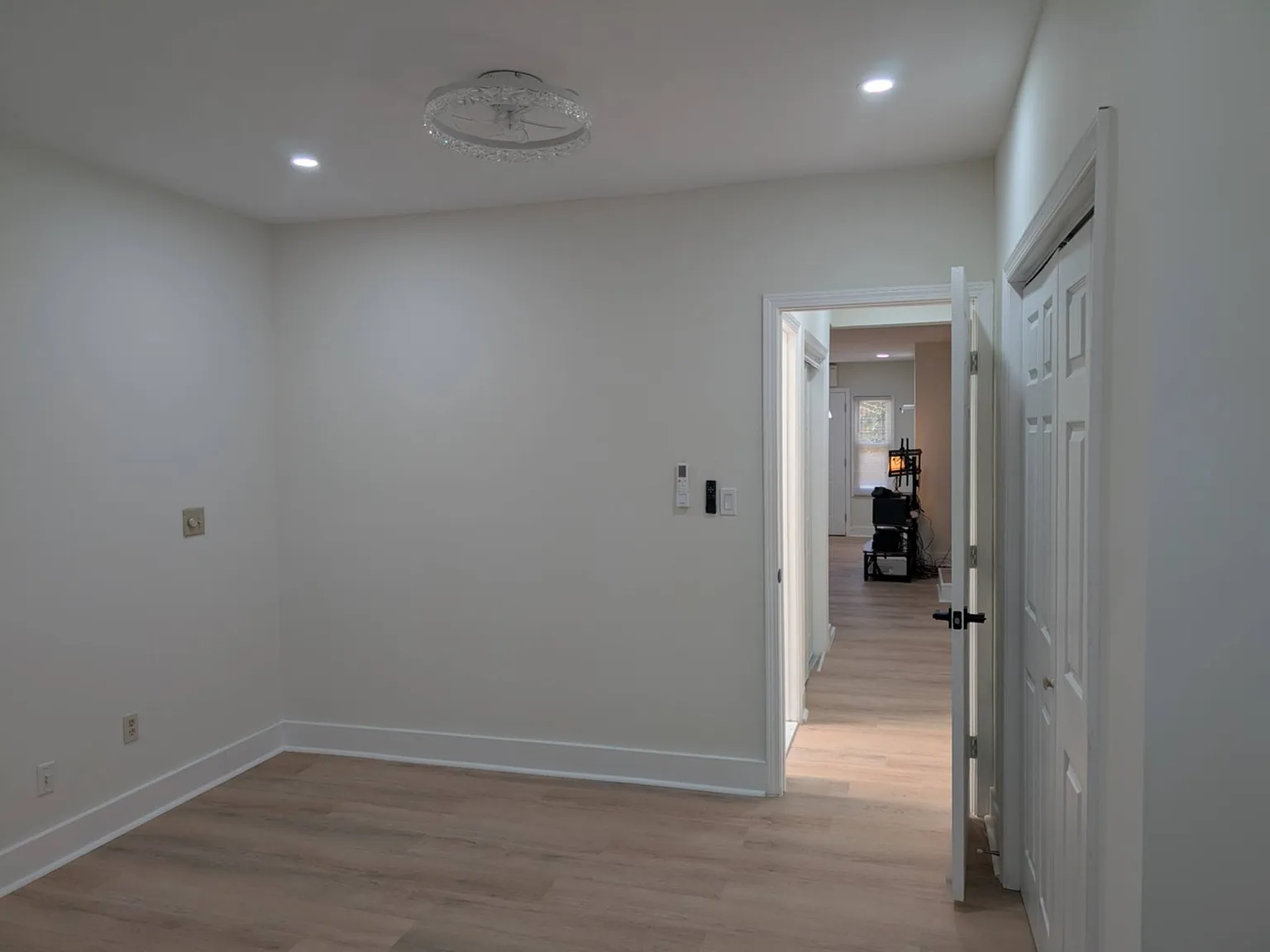 1 bed, 1000 sqft, $1,950 — Photo 2